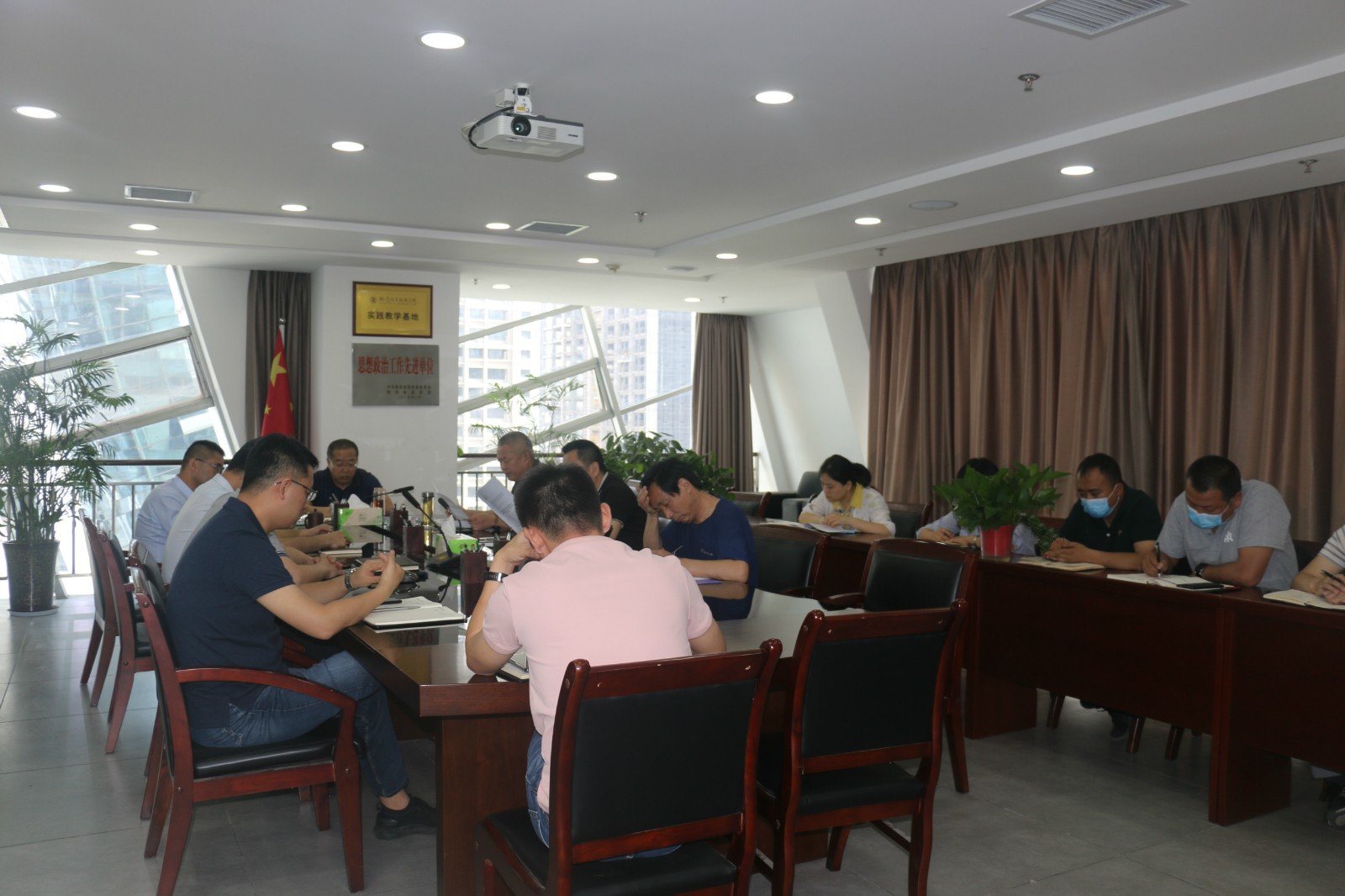 1589847198533695f2qh.jpg 水環境公司召開落實省國資委黨委第三巡察組巡察反饋意見整改工作會議.jpg