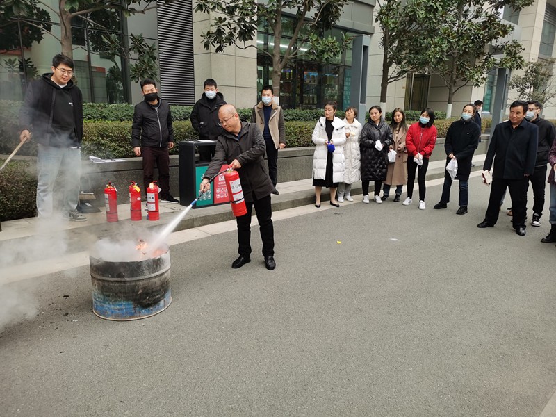 國(guó)源公司開(kāi)展火災(zāi)應(yīng)急逃生演練 (3)_副本.jpg