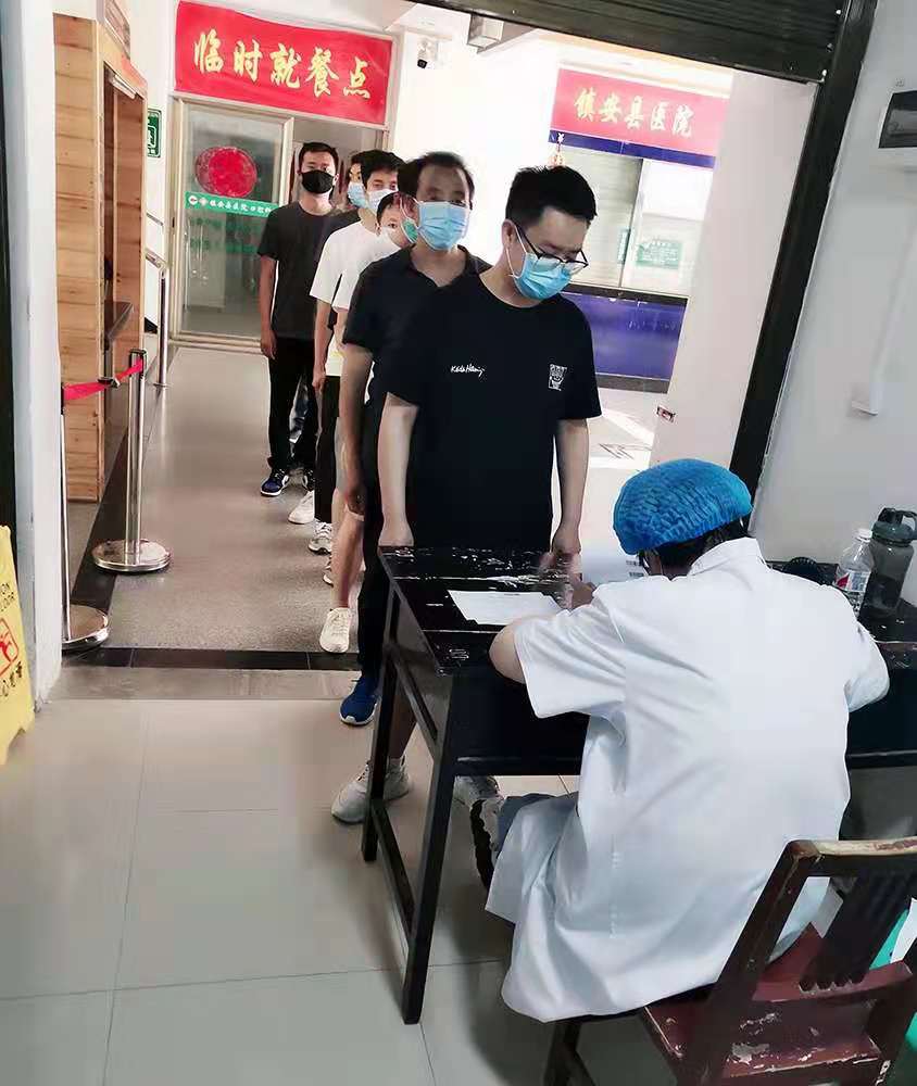 1625536022802237PNdN.jpg 鼎豐礦業(yè)公司:扎實推進(jìn)疫苗接種 構(gòu)筑群體免疫屏障.jpg