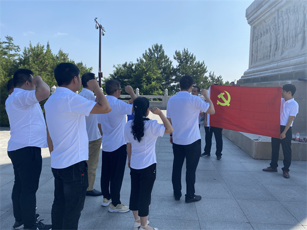 1767573148711024miXE.jpg 7.11(姚普)秦楓公司黨支部組織黨員赴照金陜甘邊革命根據地紀念館開展 “傳承紅色基因,重溫崢嶸歲月”主題黨日活動.jpg